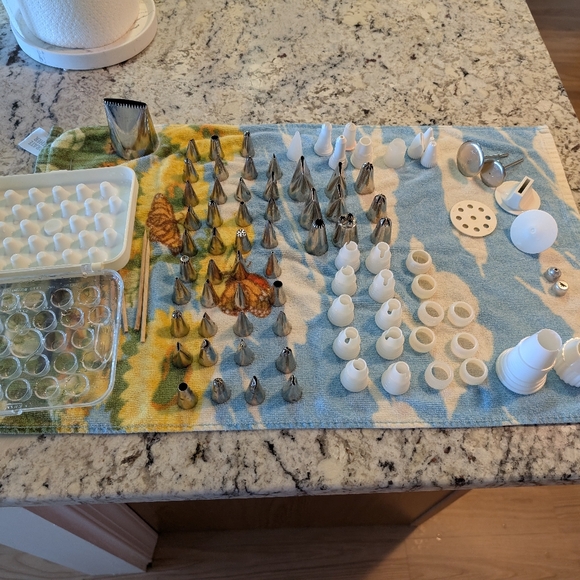 Wilton Cake Decorating Supplies - Picture 5 of 7